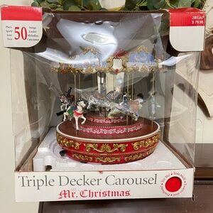Mr Christmas Triple Decker Carousel Plays 50 Songs With Lights. Works perfect